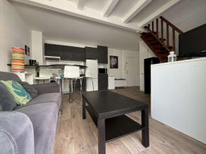 Appartement 2 pièces avec piscine, terrasse et parking, près de la plage - La Rochelle - FR-1-246-305